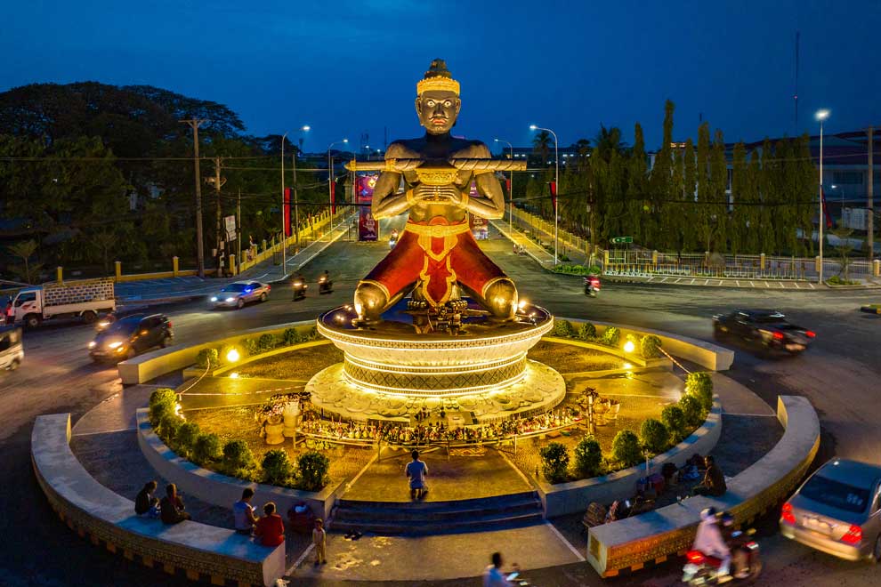 Battambang Iconic Statue, Cambodia